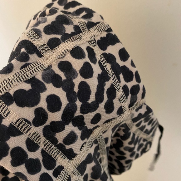 Lululemon liberty shorts leopard print - Picture 9 of 11